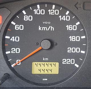 Юбилейные и памятные километры наших авто.-444444.jpg