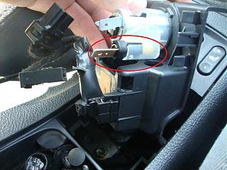 как поменять лампочку подсветки пепельницы?-dsc02967-.jpg