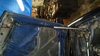 Установка амортизаторов капота-20150202_175432.jpg