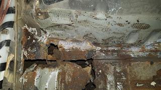 Брак антикорозийного покрытия кузова Р11? или откуда под антикором черный металл-9.jpg